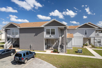 Kings Tree Apartments in Orange Park, FL - Building Photo - Building Photo