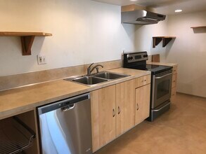 5202 37th Ave SW in Seattle, WA - Building Photo - Building Photo