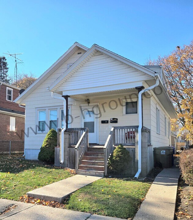 5004 28th Ave in Kenosha, WI - Building Photo
