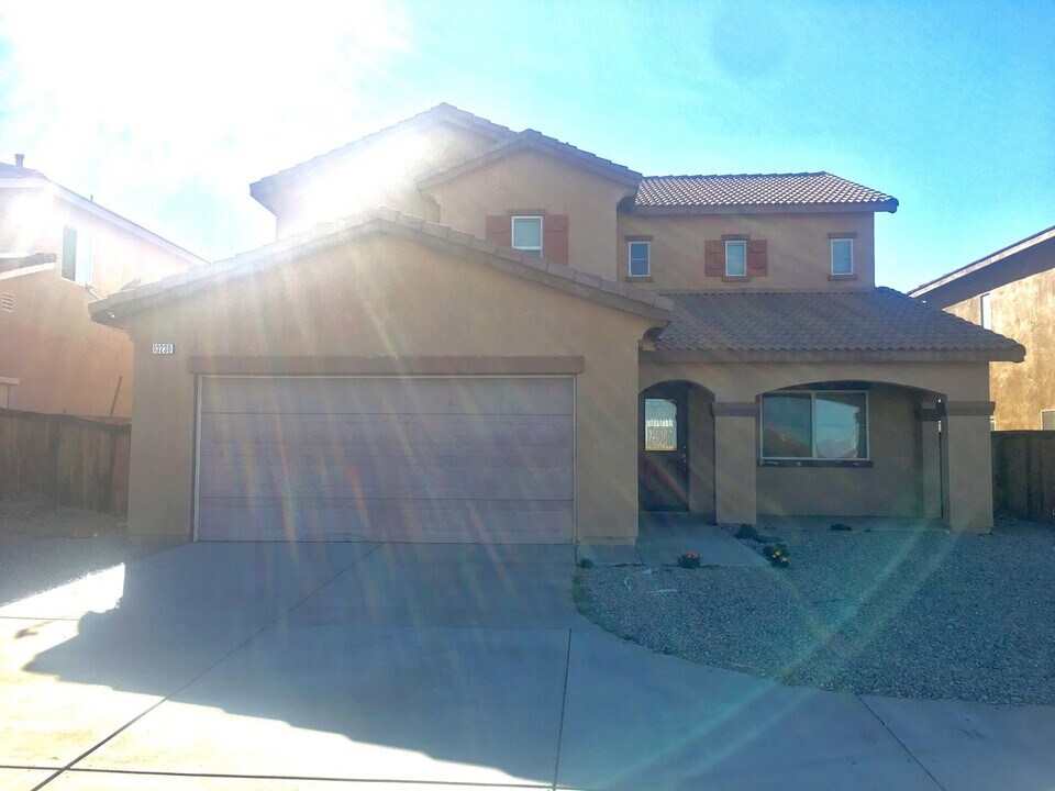 13230 Mesa View Dr in Victorville, CA - Building Photo