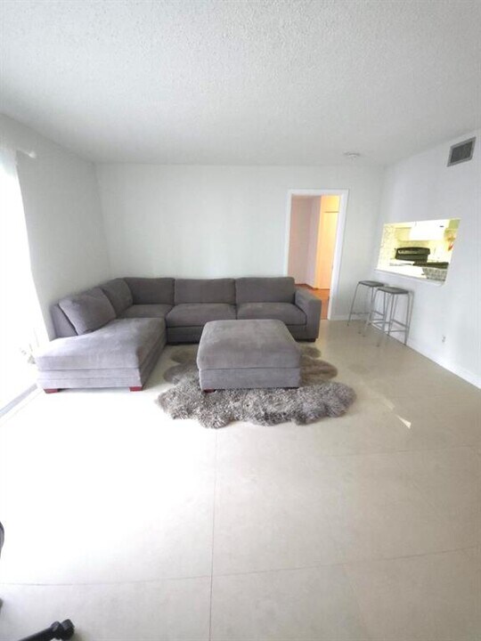 3909 N Ocean Blvd, Unit 115 in Fort Lauderdale, FL - Foto de edificio