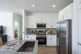 Broadstone Sierra Vista in Rosharon, TX - Building Photo - Building Photo
