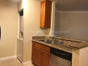 1423 Graves Ave in El Cajon, CA - Foto de edificio - Building Photo