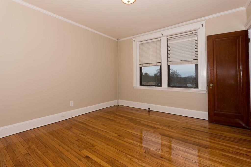 2031 Commonwealth Ave, Unit 11 in Boston, MA - Foto de edificio
