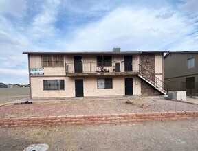 4380 Vornsand Dr, Unit 4 in Las Vegas, NV - Foto de edificio - Building Photo