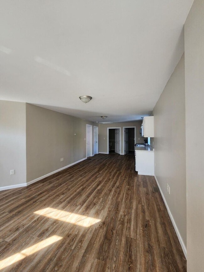377 White Deer Ave in Allenwood, PA - Foto de edificio - Building Photo
