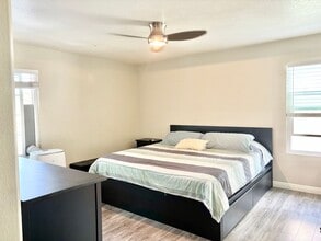 818 Navigator Way in Oxnard, CA - Building Photo - Building Photo