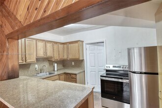 1550 NE 128th St in North Miami, FL - Building Photo - Building Photo