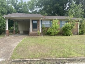 1096 Berrywood Ave in Brownsville, TN - Building Photo