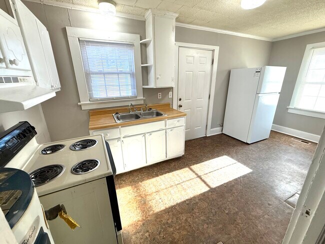 100 Bowen Cir in Williamston, NC - Foto de edificio - Building Photo