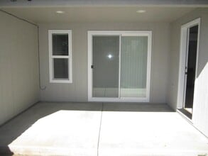 101 Cottonwood Dr in Eagle Point, OR - Building Photo - Building Photo