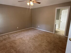 3810 Babbling Creek Dr in Houston, TX - Building Photo - Building Photo