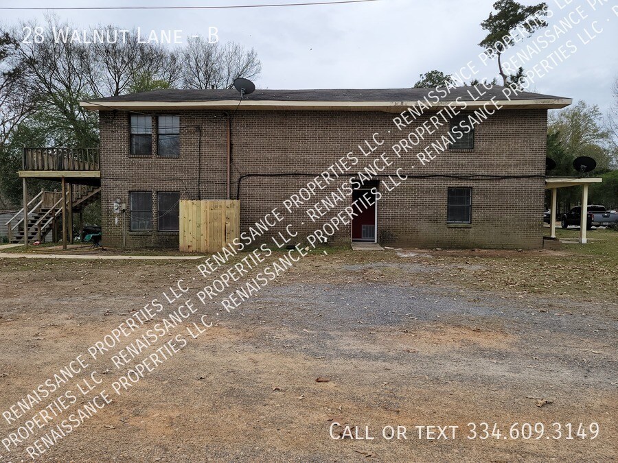 28 Walnut Ln in Deatsville, AL - Building Photo