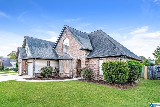 304 Oakwell Cir in Calera, AL - Building Photo - Building Photo