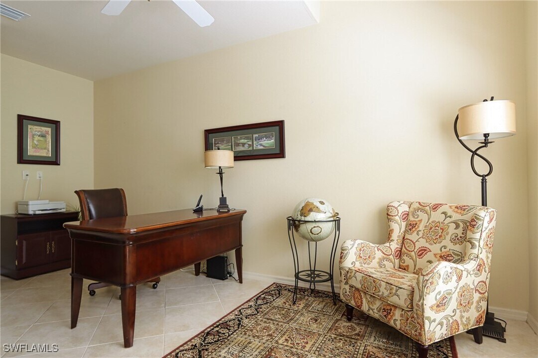 5815 Persimmon Way in Naples, FL - Building Photo
