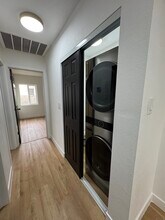 1032 E Hassett Ave in Las Vegas, NV - Building Photo - Building Photo