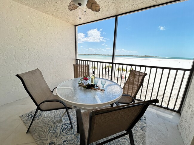 8350 Estero Blvd in Fort Myers Beach, FL - Building Photo - Building Photo