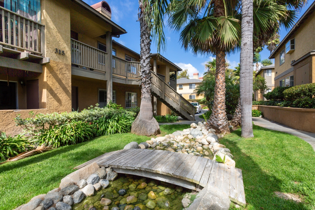 Elan Sandcastle Shores in Carlsbad, CA - Building Photo