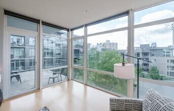 1255 NW 9th Ave in Portland, OR - Building Photo - Building Photo