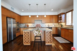 5831 Seawalk Dr in Playa Vista, CA - Building Photo - Building Photo