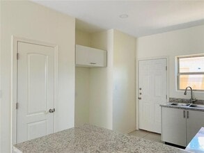 1309 W Garfield Ave, Unit 2 in Alton, TX - Building Photo - Building Photo