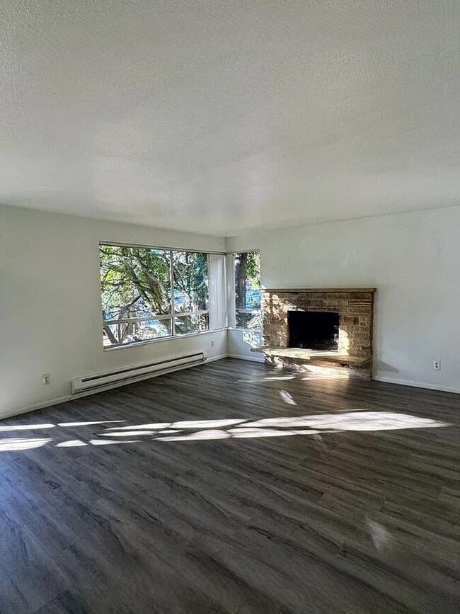 14000 Greenwood Ave N in Seattle, WA - Building Photo - Building Photo