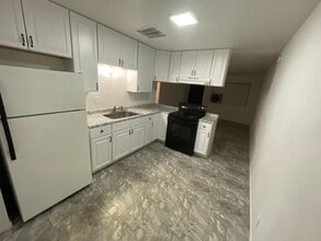 424 W Wilson Ave, Unit C in Ridgecrest, CA - Building Photo - Building Photo
