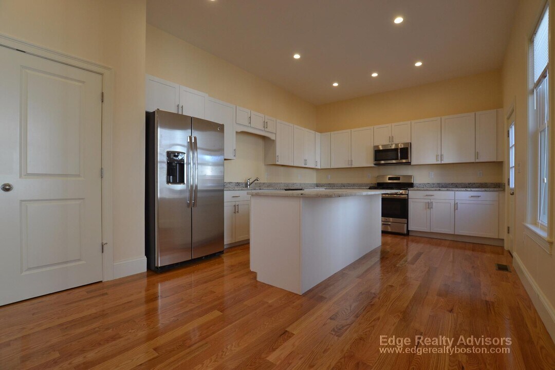 1 Griggs Pl, Unit 3 in Boston, MA - Foto de edificio