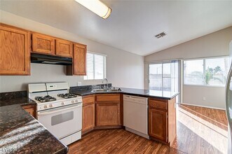 2365 Grove Leaf St in Las Vegas, NV - Building Photo - Building Photo
