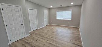 245 Plum Aly, Unit Apartment in Hamburg, PA - Building Photo