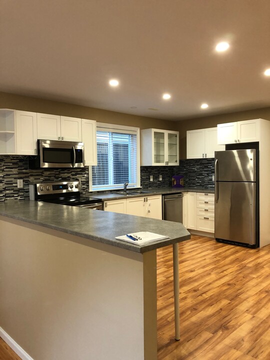 32458 Egglestone Ave in Mission, BC - Building Photo