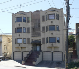 693 Macarthur Blvd in Oakland, CA - Building Photo - Building Photo