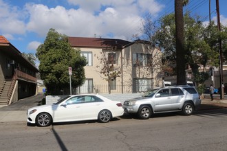 143 N Maple St in Burbank, CA - Building Photo - Building Photo