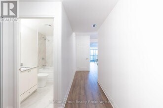 700 Sheppard Ave W in Toronto, ON - Building Photo - Building Photo