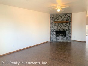 1901 E Lindsey St in Norman, OK - Building Photo - Building Photo