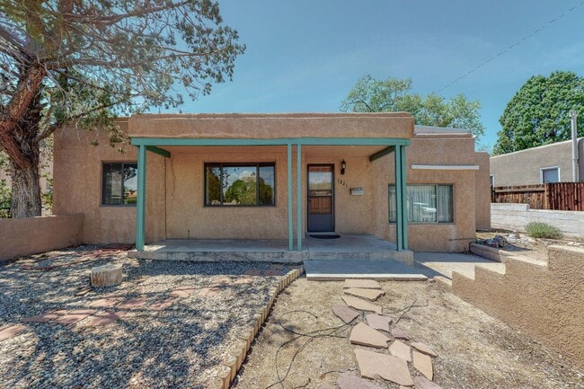 property at 1321 Lobo Pl NE