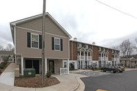 Woodcrest Apartments in Lenoir, NC - Building Photo - Building Photo