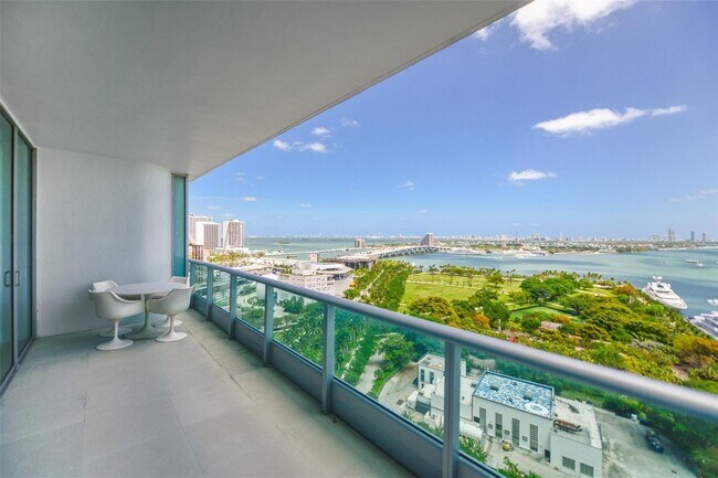 900 Biscayne Blvd, Unit 2104 in Miami, FL - Foto de edificio - Building Photo