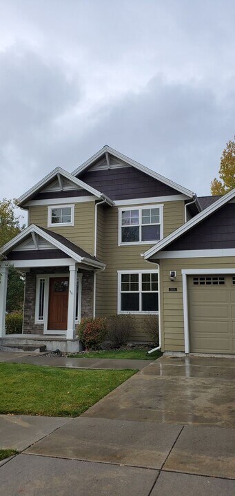 3106 Gardenbrook Ln in Bozeman, MT - Building Photo