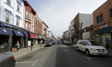 2401 Bergenline Ave in Union City, NJ - Building Photo - Building Photo