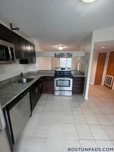 152 N Beacon St, Unit A3 in Boston, MA - Building Photo - Building Photo