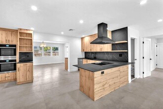 4640 SW 25th Terrace in Fort Lauderdale, FL - Building Photo - Building Photo