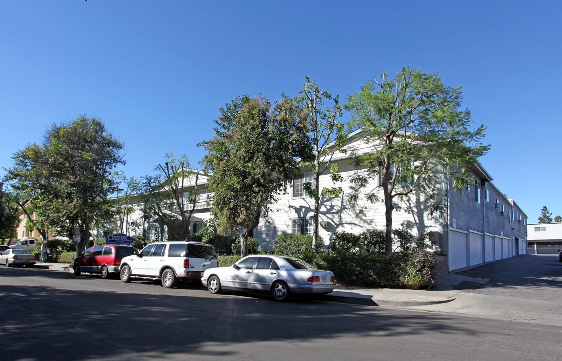 Kingsbury Villas Apartments in Granada Hills, CA - Building Photo