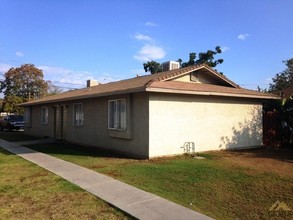 29 S Owens St in Bakersfield, CA - Building Photo - Building Photo