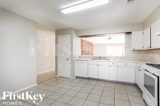 24119 Lone Elm Dr in Spring, TX - Foto de edificio - Building Photo