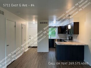 5711 E G Ave in Kalamazoo, MI - Building Photo - Building Photo