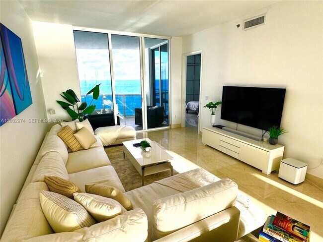 15901 Collins Ave, Unit 1804 in Sunny Isles Beach, FL - Building Photo - Building Photo