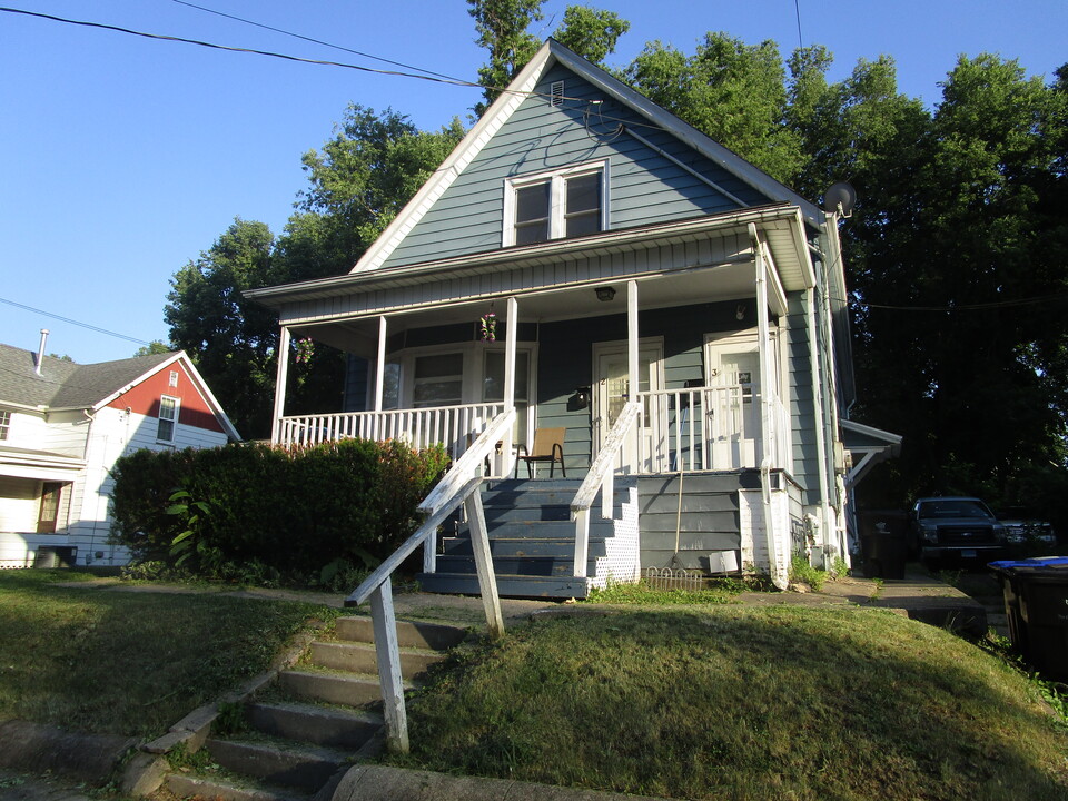 1110 W Jackson St, Unit 1 in Bloomington, IL - Building Photo