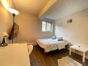 1015 Cameron Ave SW in Calgary, AB - Building Photo - Building Photo
