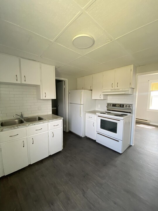 292 Park W St in Beresford, NB - Building Photo